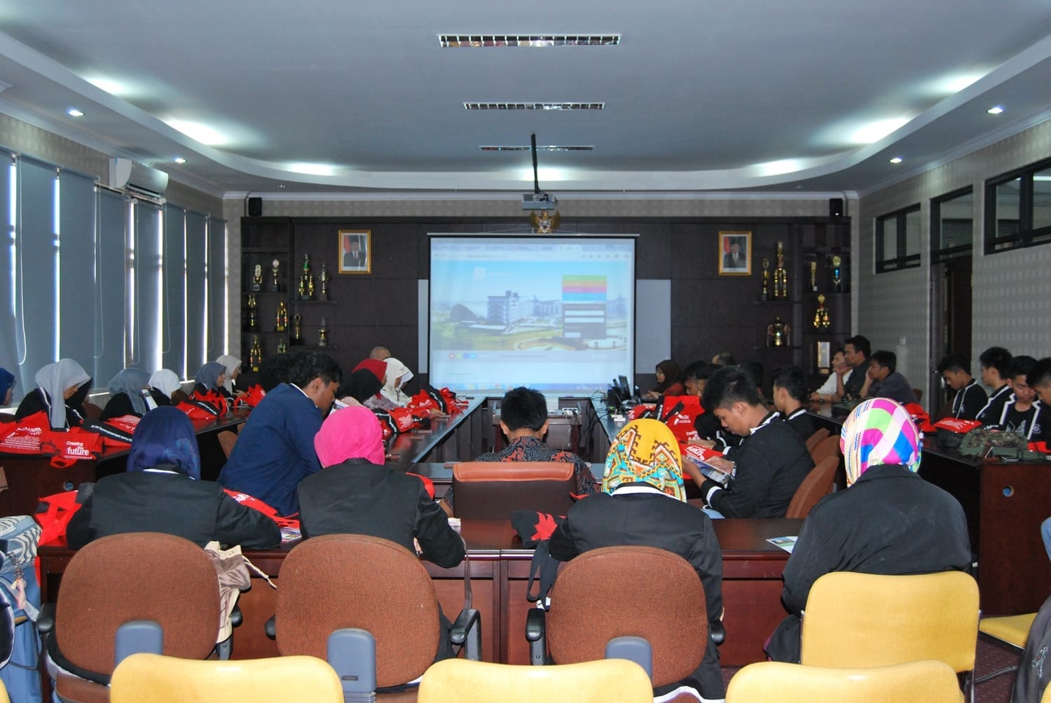 Gallery of Rihlah and Study Tour of Incen Islamic Baitul Izzah East Java High School
