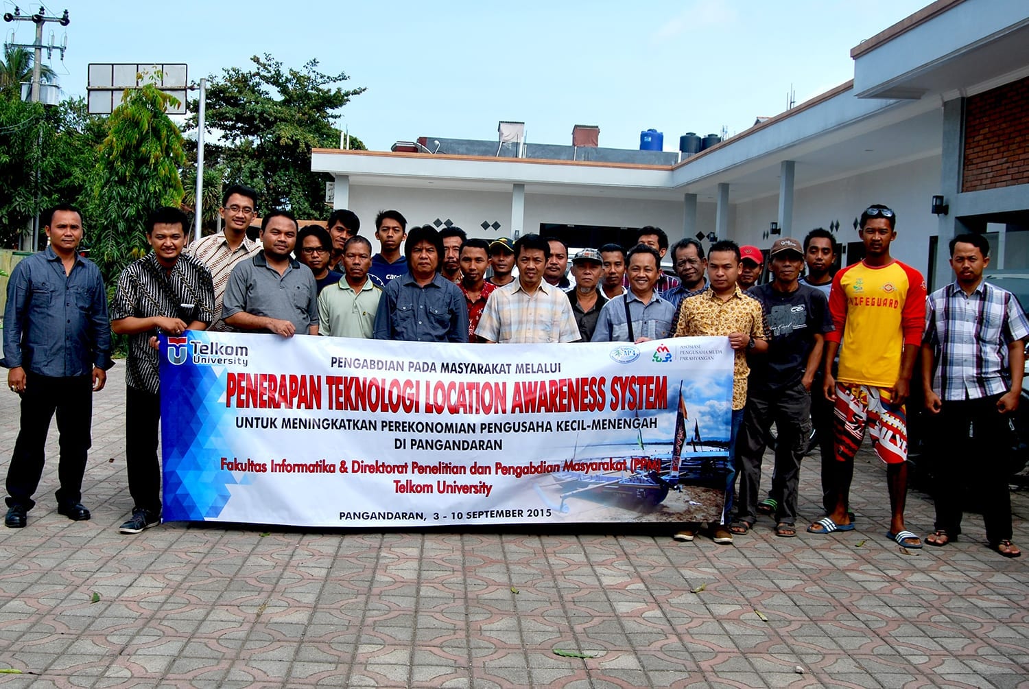 Gallery of Community Service Application of Technology Location Awareness System for Improving the Economy of MSME Entrepreneurs in Pangandaran