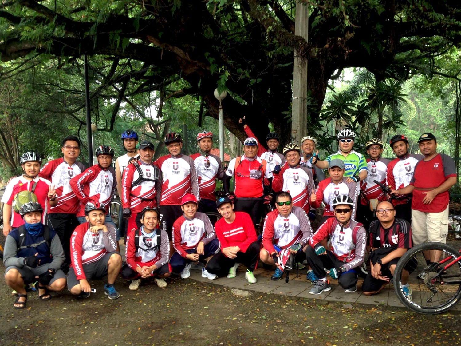 The Gallery of the Dean and Vice Dean I of the School of Computing Cycling with GTC