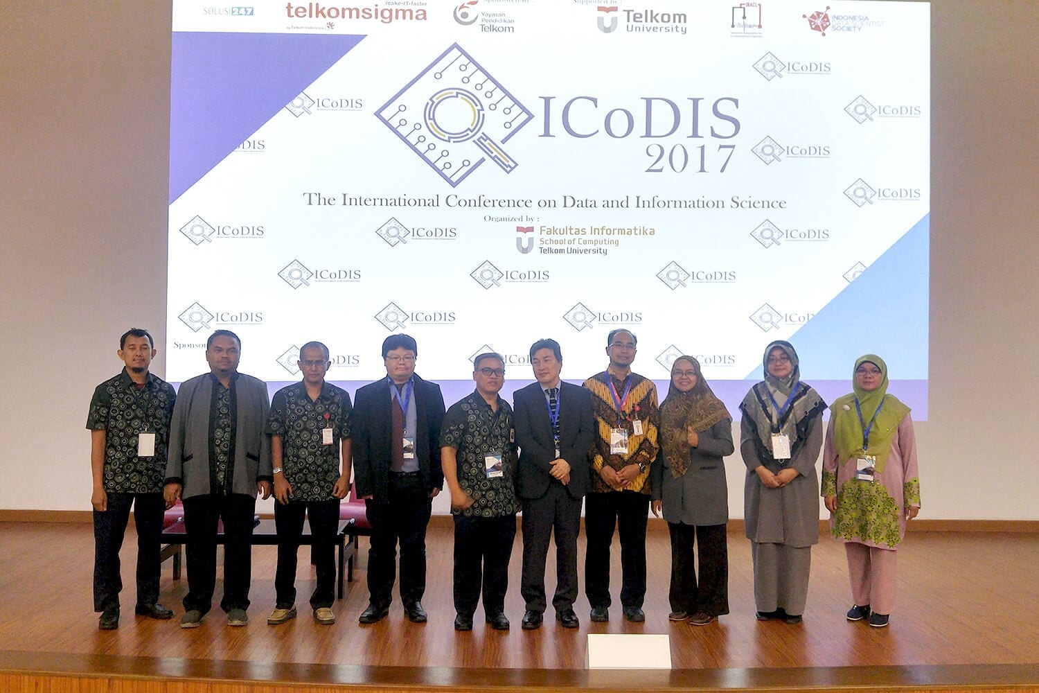 The Faculty of Informatics Has Successfully Organized the International Conference on Data and Information Science (ICoDIS) 2017