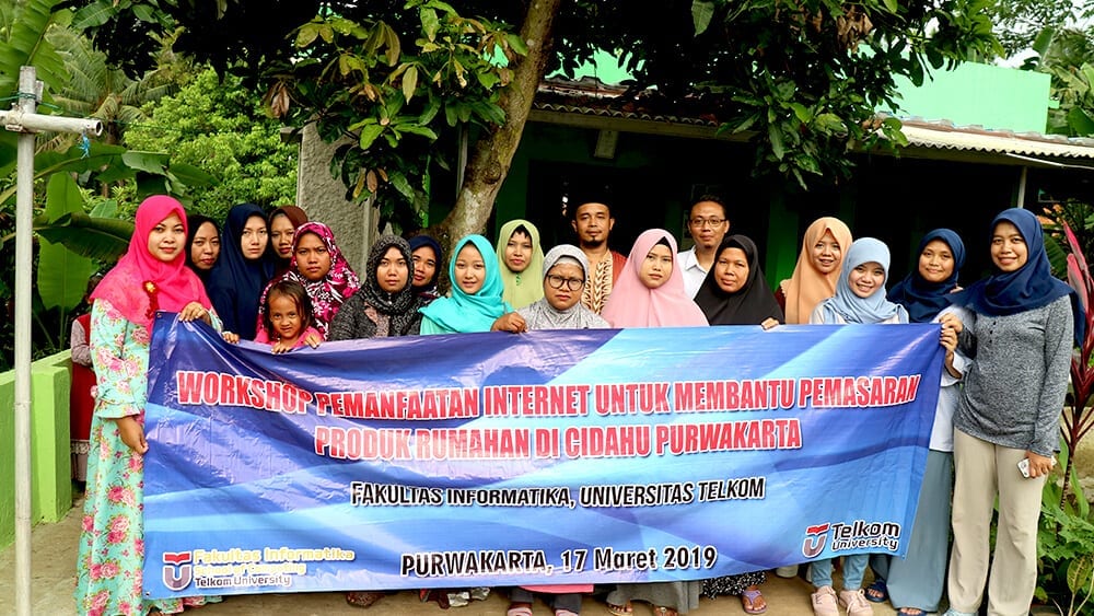 Pemanfaatan Internet untuk Membantu Pemasaran Produk dan Peningkatan Desain Produk Rumahan di Cidahu