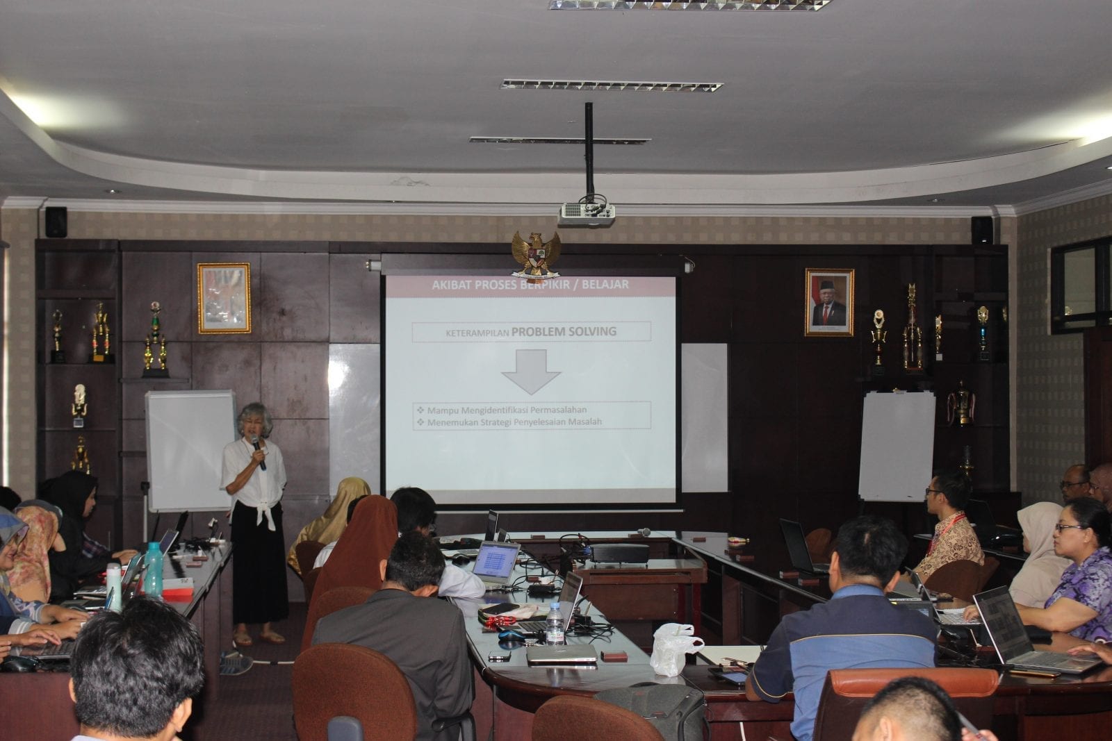Workshop Peningkatan Kompetensi Pedagogik oleh Dr. Indun Lestari Setyono, M.Psi.