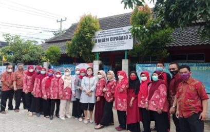 PELATIHAN PEMBUATAN BAHAN AJAR DAN VIDEONYA MENGGUNAKAN MS POWER POINT UNTUK MENDUKUNG KEGIATAN BELAJAR MENGAJAR DI SDN CIPAGALO 3 BOJONGSOANG