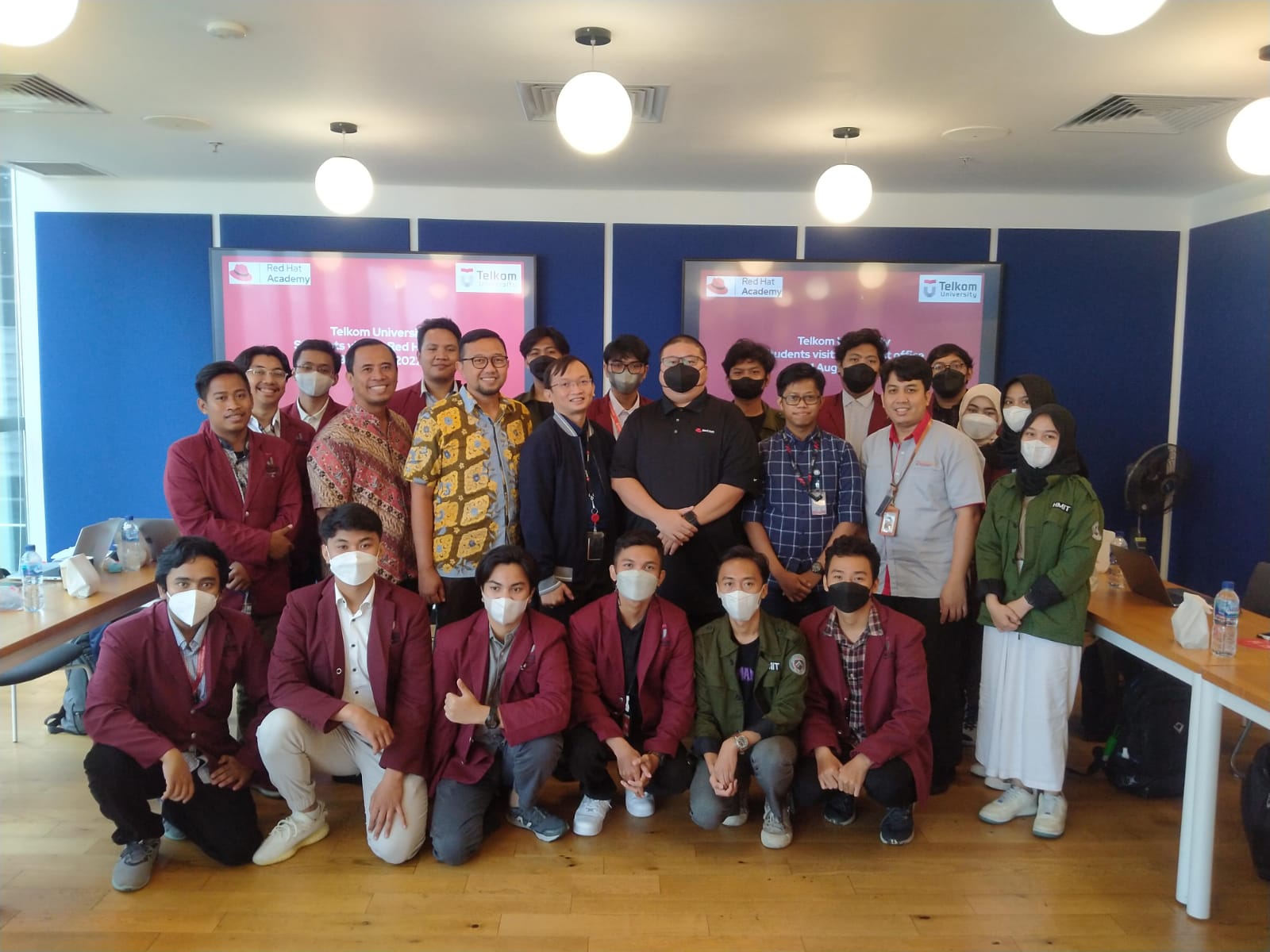 Kunjungan Industri Mahasiswa Fakultas Informatika ke Red Hat Academy Indonesia