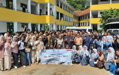 Penyuluhan Teknologi untuk Meningkatkan Perspektif Pendidikan di Desa Sindanggalih Melalui Literasi Digital dan Berbagi Budaya Malaysia