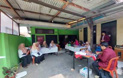 Perancangan dan Pelatihan Penggunaan Aplikasi Berbasis Web Untuk Monitoring Tumbuh Kembang Anak di Rw 06 Desa Sukapura, Kecamatan Dayeuhkolot Kabupaten Bandung