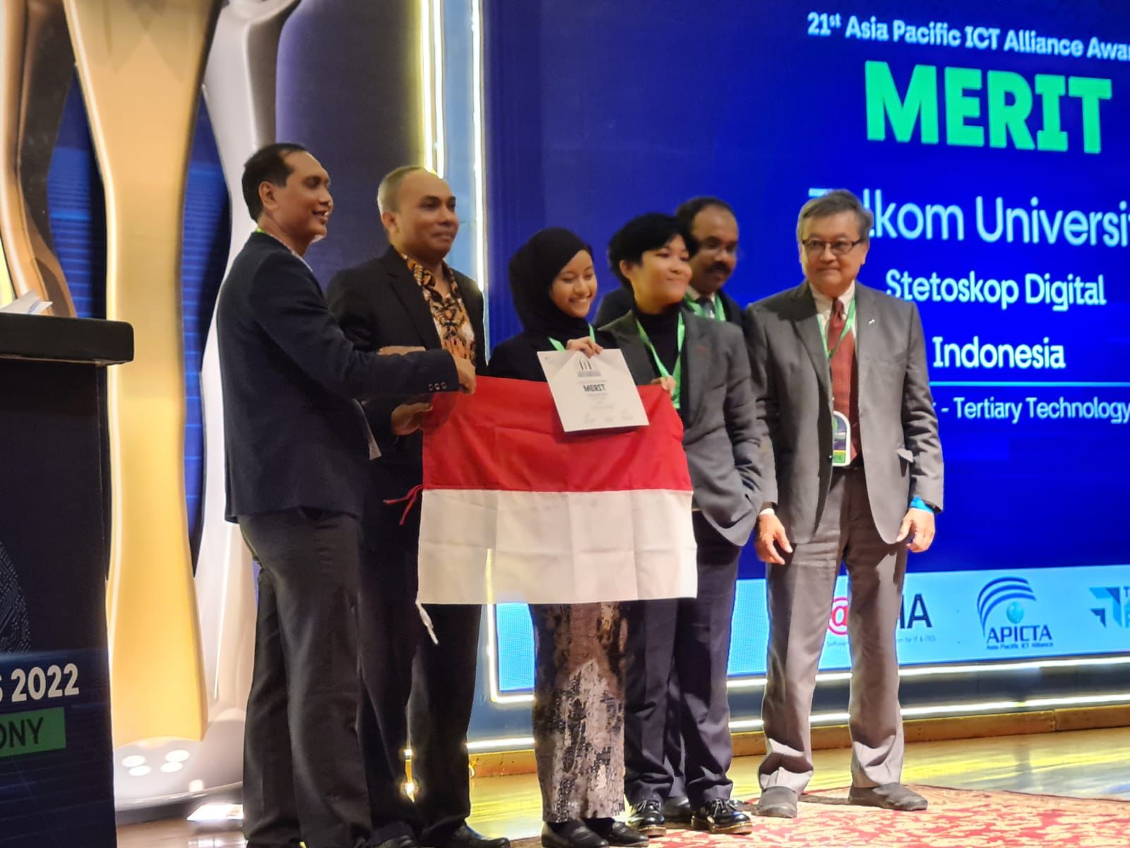 MERIT AWARDS (Medali Perak) Kategori Student Tertiary di Asia Pasific ICT Alliance (APICTA) Awards 2022 MERIT AWARDS (Medali Perak) Kategori Student Tertiary di Asia Pasific ICT Alliance (APICTA) Awards 2022
