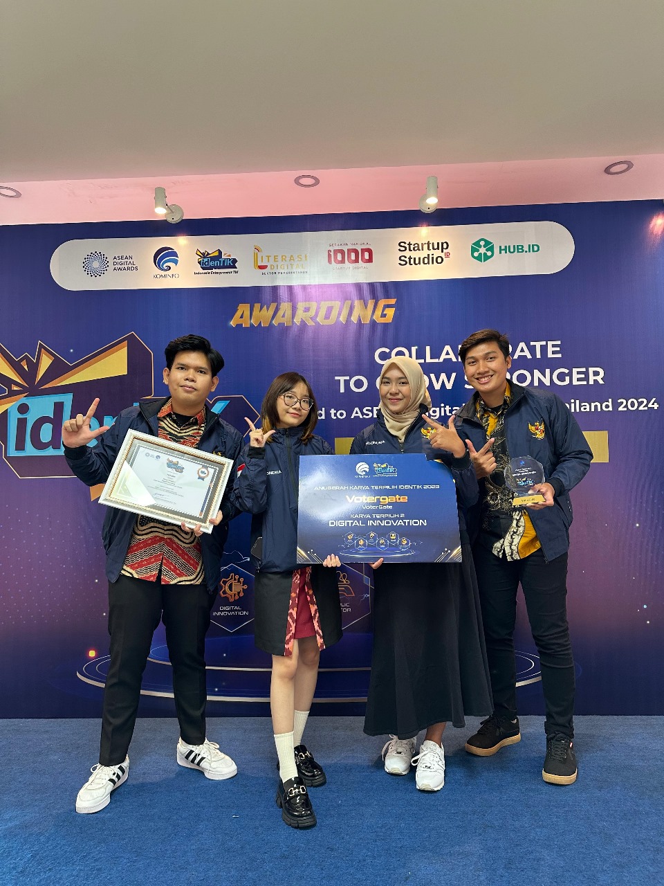 Juara 2 dalam ajang IdenTIK (Indonesia Entrepeneur TIK, dulu di kenal sebagai Indonesia ICT Award) yang diadakan oleh Kementerian Komunikasi dan Informatika (KOMINFO). Juara 2 dalam ajang IdenTIK (Indonesia Entrepeneur TIK, dulu di kenal sebagai Indonesia ICT Award) yang diadakan oleh Kementerian Komunikasi dan Informatika (KOMINFO).