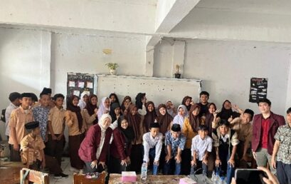 SOSIALISASI PEMILAHAN SAMPAH DAN PENGOLAHAN SAMPAH ORGANIK MENGGUNAKAN MAGGOT DI DESA CEHEULANG