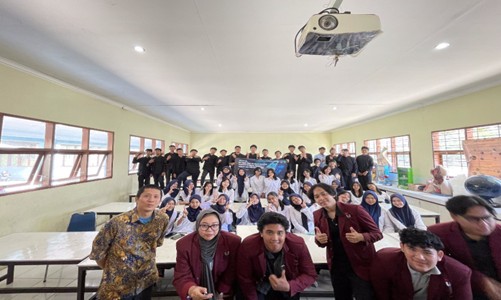 Jangan Jadi Korban Digital: Amankan Data, Kenali Ancaman, Lindungi Diri! – Upaya Peningkatan Literasi Digital di SMPN 48 Bandung Jangan Jadi Korban Digital: Amankan Data, Kenali Ancaman, Lindungi Diri! – Upaya Peningkatan Literasi Digital di SMPN 48 Bandung