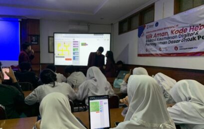 Klik Aman, Kode Hebat: Edukasi Keamanan Digital dan Pemrograman Dasar untuk Pelajar