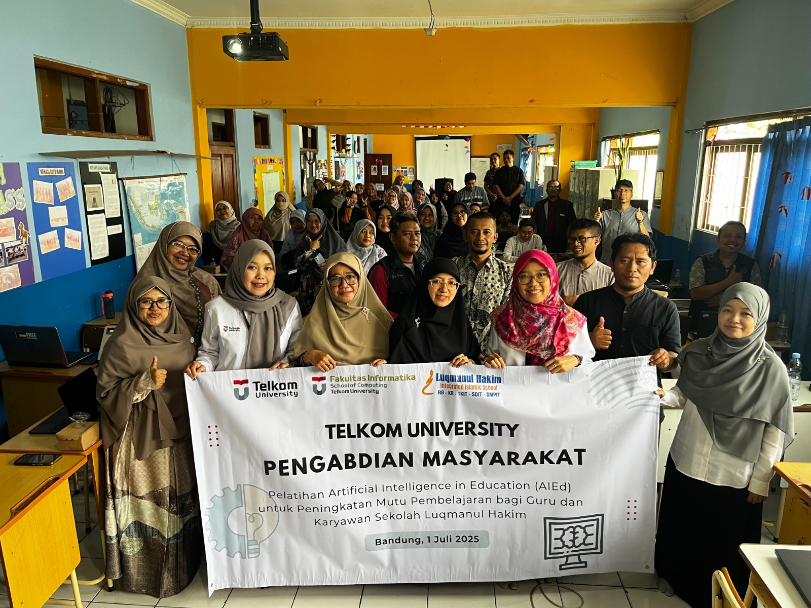 Dosen Fakultas Informatika – Universitas Telkom Gelar Pelatihan AI untuk Guru dan Karyawan Sekolah Luqmanul Hakim Dosen Fakultas Informatika – Universitas Telkom Gelar Pelatihan AI untuk Guru dan Karyawan Sekolah Luqmanul Hakim