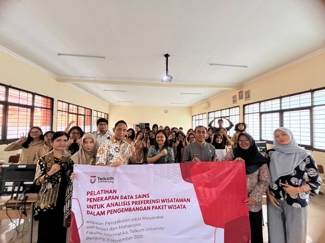 Penerapan Data Sains untuk Analisis Preferensi Wisatawan dalam Pengembangan Paket Wisata Penerapan Data Sains untuk Analisis Preferensi Wisatawan dalam Pengembangan Paket Wisata