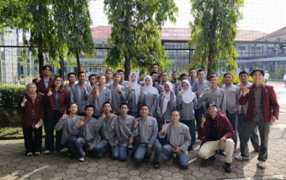 Mahasiswa Informatika Telkom University Latih Siswa SMK Negeri 4 Bandung Gunakan AI Secara Etis dan Produktif