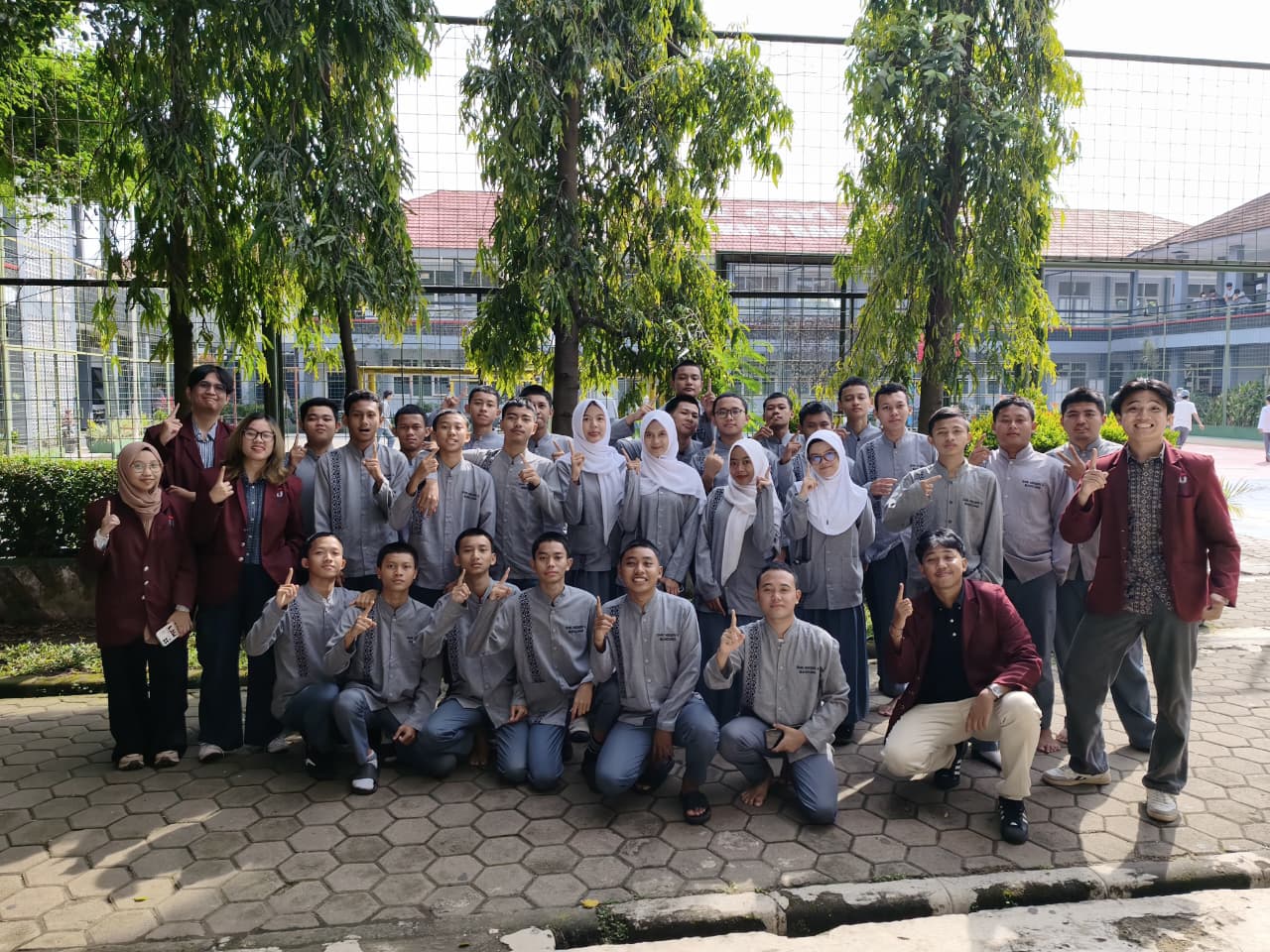 Mahasiswa Informatika Telkom University Latih Siswa SMK Negeri 4 Bandung Gunakan AI Secara Etis dan Produktif Mahasiswa Informatika Telkom University Latih Siswa SMK Negeri 4 Bandung Gunakan AI Secara Etis dan Produktif
